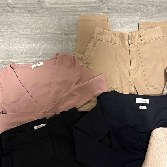 Aritzia xs bundle - Picture 3 of 5
